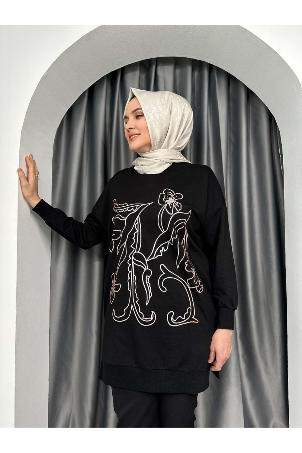 Puane Önü Çiçek Detaylı Tunik 10448 - Siyah - S-M - AZRA04211-Siyah-S-M