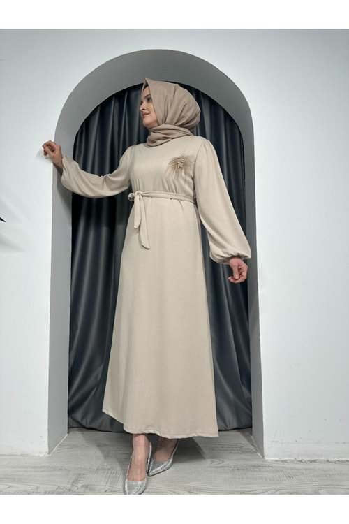 Burgu Kumaş Çiçek Aksesuarlı Elbise 1652 - azra fashion - Bej - 50-52 - AZRA05305-44159